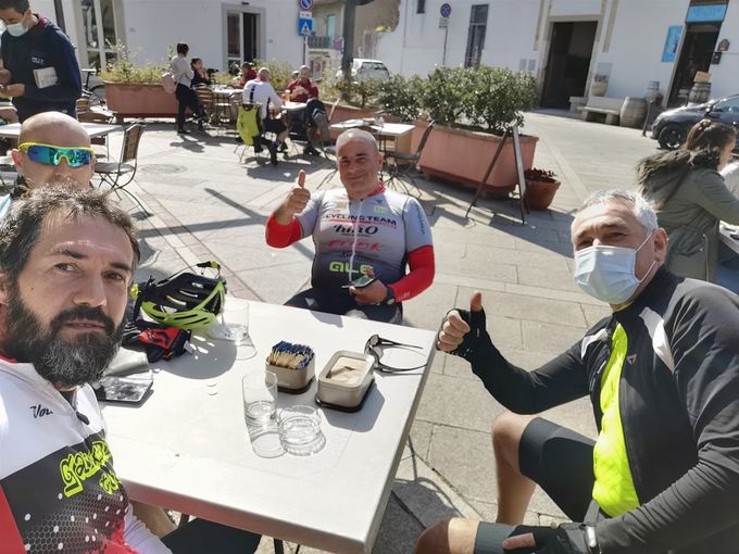 Eravamo quattro amici al bar...